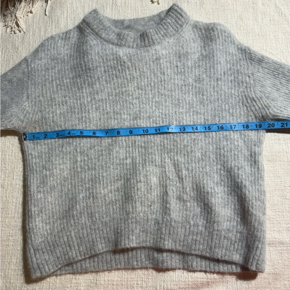 Everlane Alpaca Crew Neck Sweater  M - Picture 5 of 6
